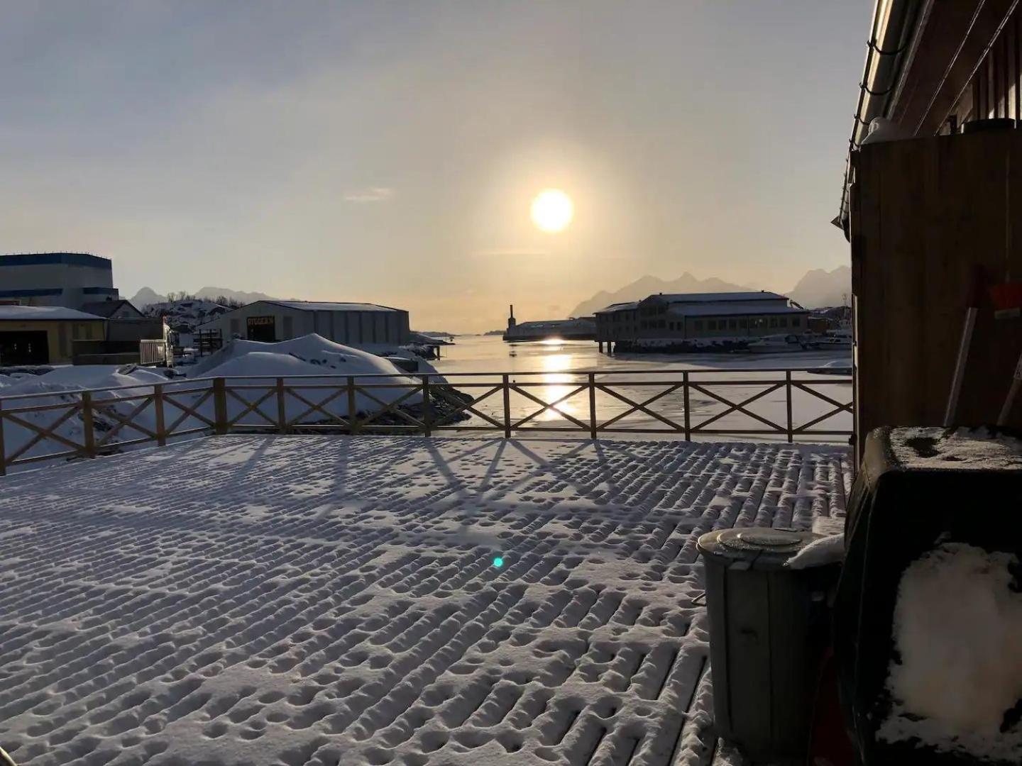 Nora'S Waterfront Cabin スヴォルヴァール エクステリア 写真